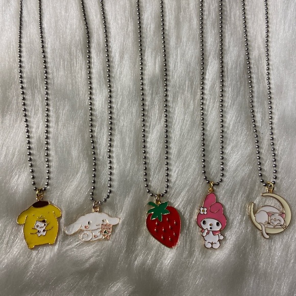Sanrio Bundle necklace set - Picture 2 of 4